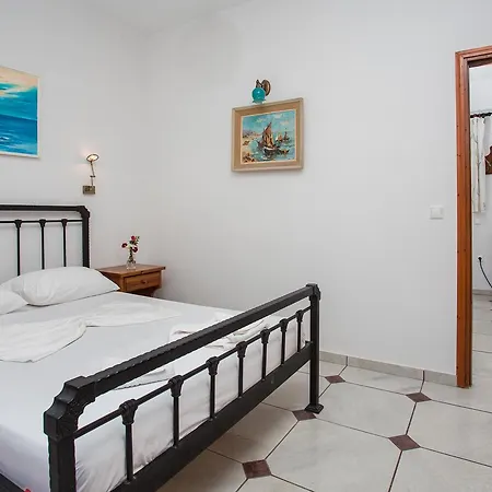 شقة Ragoussis House