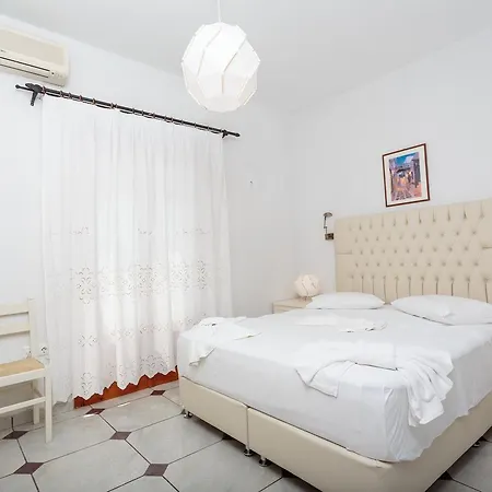 Ragoussis House Appartement *