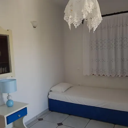 Ragoussis House شقة