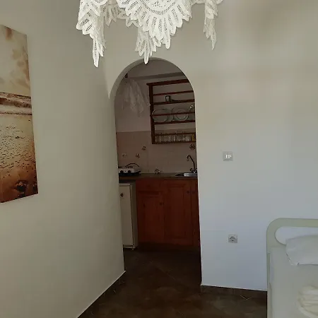 Ragoussis House * لوغاراس