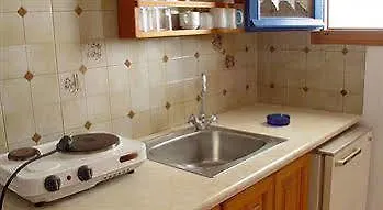 Ragoussis House * لوغاراس