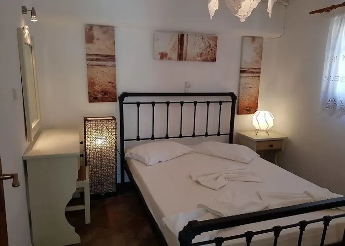 Ragoussis House Logaras